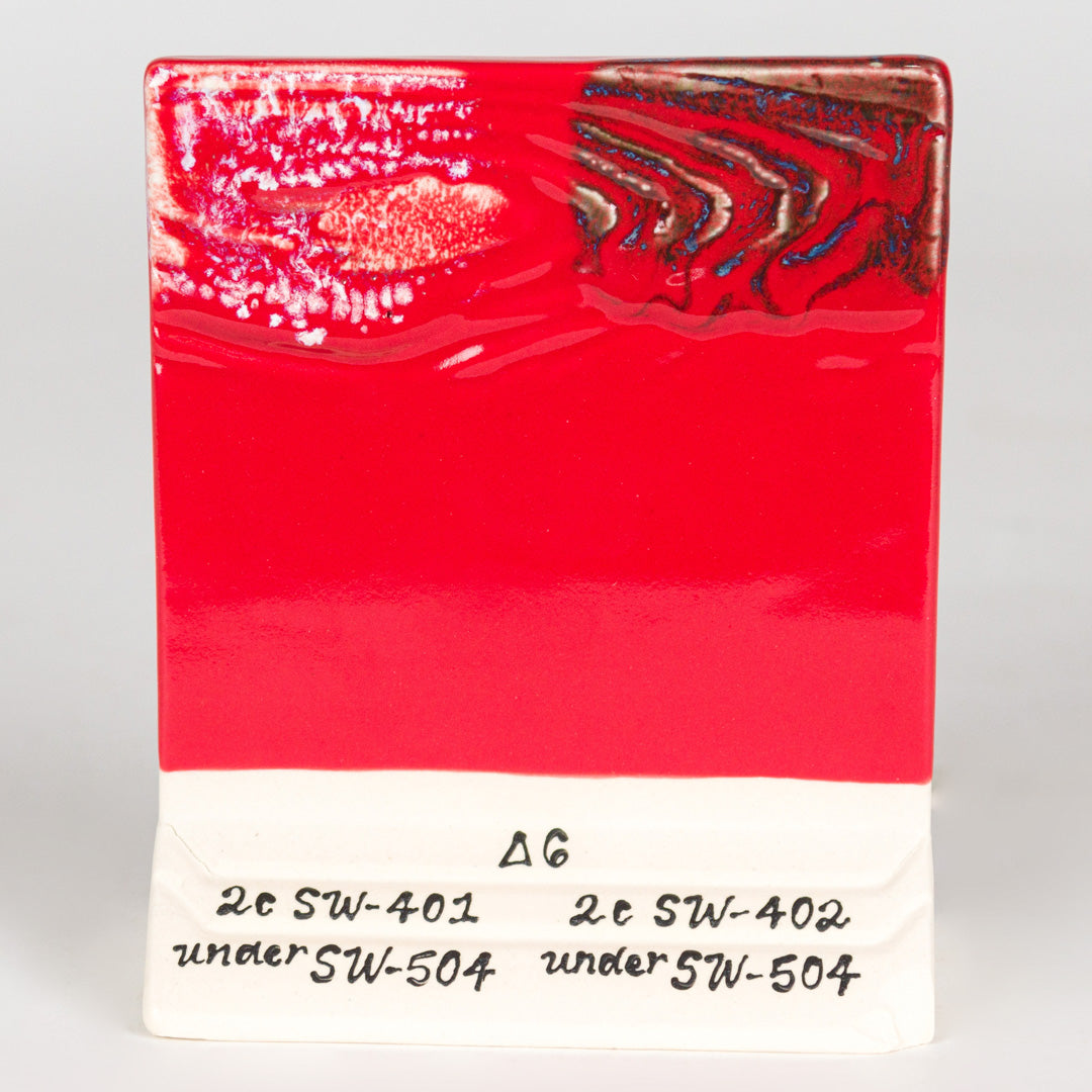 Přes SW-401 Light Flux (vlevo) a SW-402 Dark Flux (vpravo), cone 6 – oxidace